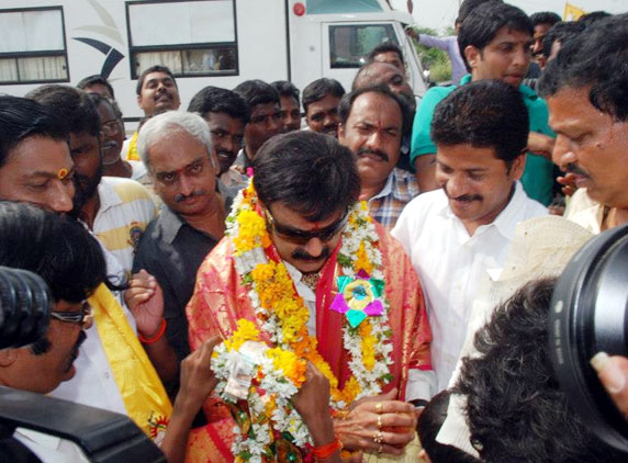 Balakrishna in Vasthunna meekosam