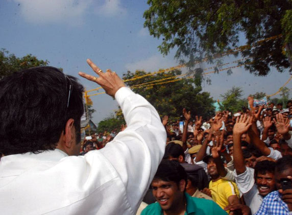 Balakrishna in Vasthunna meekosam