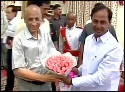 KCR meets Governor