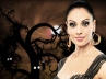 Bipasha got the scare, Crowds worried Bipasha, hot bipasha turns cold seeing frenzy crowds in bangalore, Jewellery shop