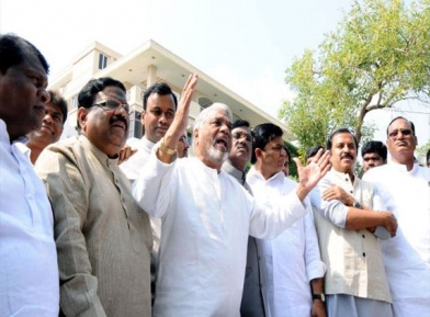 T cong MPs warn of political storm if Telangana is not announced 