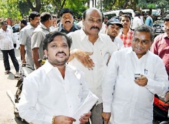 TDP leader attacked by wine shop owners 