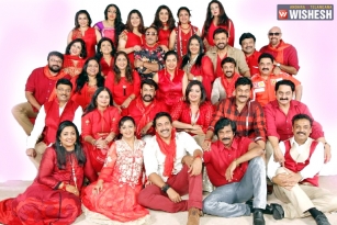 Chiru along with 80&rsquo;s stars