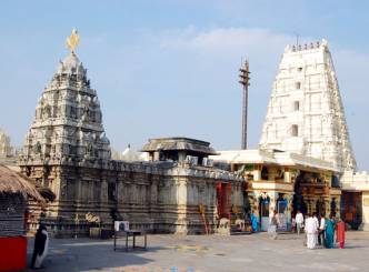 Sriramanavami: Devotees throng Bhadrachalam temple