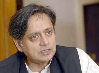Congress worker misbehaves with Shashi Tharoor&#039;s wife
