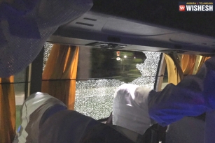 Team Australia Cricket Bus Attacked With Stone In Guhawati