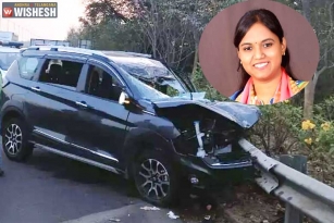 BRS MLA Lasya Nanditha passed away in a Car Crash