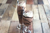 how to prepare chocolate malt milkshake, how to prepare chocolate malt milkshake, preparation of chocolate malt milkshake, Cool drinks