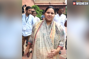 ED Raids Premises Of RJD Chief Lalu&rsquo;s Daughter, Her Husband In Delhi