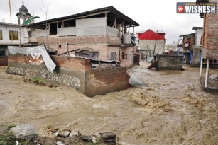 Floods Wreck havoc in Kashmir