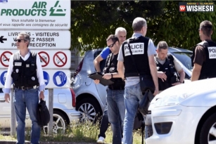 French factory attacked by terrorists, decapitated head pinned to the gate