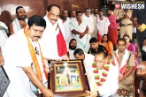 Governor, ESL, governor visits durga malleswara swamy temple in vijayawada, Vijaywada