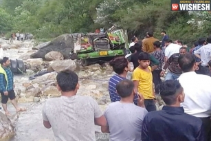 44 Dead and 34 Injured After a Bus Falls in Himachal&#039;s Kullu