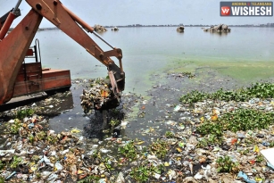 Rs 1000 Cr Flushed Down To Clean Hussainsagar In 15 years