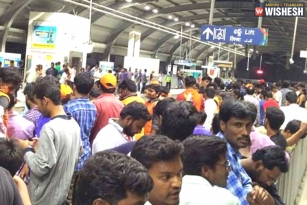 IPL Craze: Over 1 Lakh Travelled In Hyderabad Metro During Extended Hours