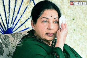 Jayalalithaa&rsquo;s Health Is Recovering, Confirms AIADMK Senior Leader