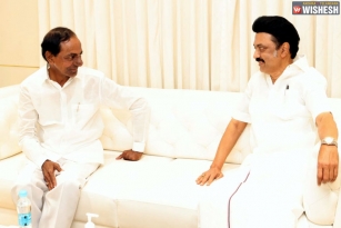 Ahead Of LS Polls, KCR Preparing For Federal Front