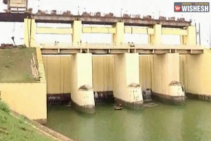 AP Asked To Stop Drawal Of Krishna Water From Pothireddypadu