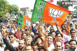 BJP Sweeps To Power With 2/3rd Majority In Delhi MCD Polls