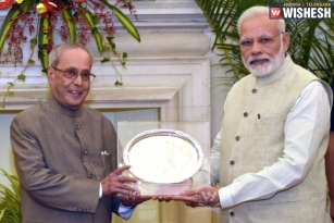 Pranab Shares A Letter Given By Modi On His Last Day As Prez