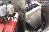 Nashik accident pictures, Nashik bus accident, nashik accident death toll reaches 26, Death toll