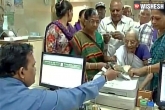 bank, Prime Minister Narendra Modi, pm modi s mother visits bank to exchange banned notes, Heeraben modi