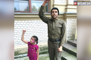 Pawan Kalyan Shares A Picture Of His Daughter With The Statue Of Che Guevara