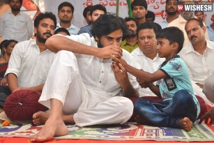 Pawan Kalyan Ends His One Day Fast On Uddam Kidney Ailment