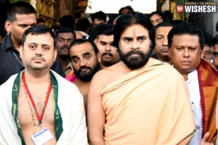 Pawan Kalyan Pays his Visit to Tirumala