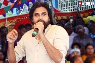 Pawan Kalyan Wants Centre to Intervene into Capital Issue