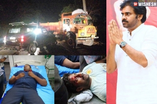 Pawan Kalyan&#039;s Convoy Hits A Lorry In East Godavari