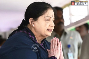Pranab Mukherjee &amp; All Top Ministers Pray for Jayalalithaa&rsquo;s Recovery