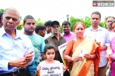 Ramya, car accident, ramya s family organize candle light march, Relatives
