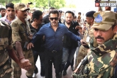 Blackbuck Poaching Case, Salman Khan, sallu appears before jodhpur court in arms act case, Pears