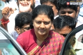 Sasikala natarajan, Sasikala natarajan, sasikala banners removed from party headquarters in chennai, E madusudanan