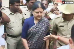 Sasikala Questioned By IT Officials In Bengaluru Prison