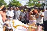 Moinabad, Chevella, veteran filmmaker s funeral at his farm house, Dasari funeral