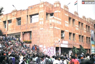 JNU row: Kanhaiya&rsquo;s bail plea refused, protests resume