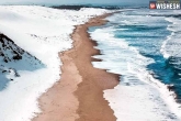 Hokkaido Beach pictures, Hokkaido Beach breaking, this japanese beach is a combo of sea sand and snow, Pictures