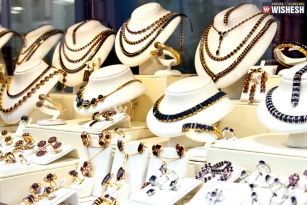 Tips to choose right jewellery for monsoon