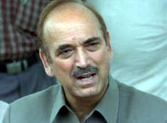 Azad gives earful to cong groups, leaves for Delhi