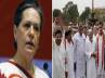 Telangana MP s, AICC, sonia warns t mps, Ruckus