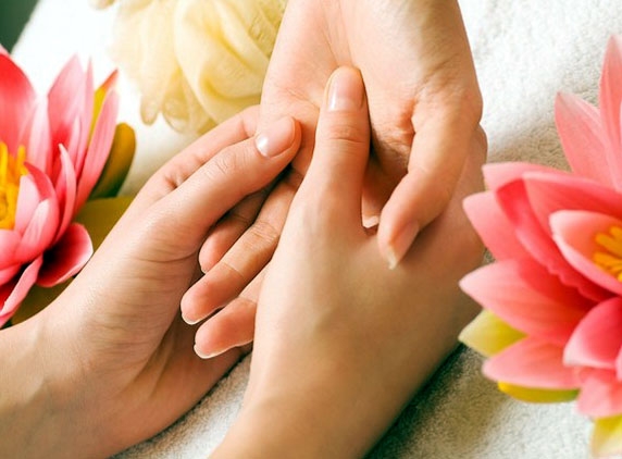 Regular hand care for beautiful hands