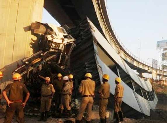 Flyover collapses at Kolkata!