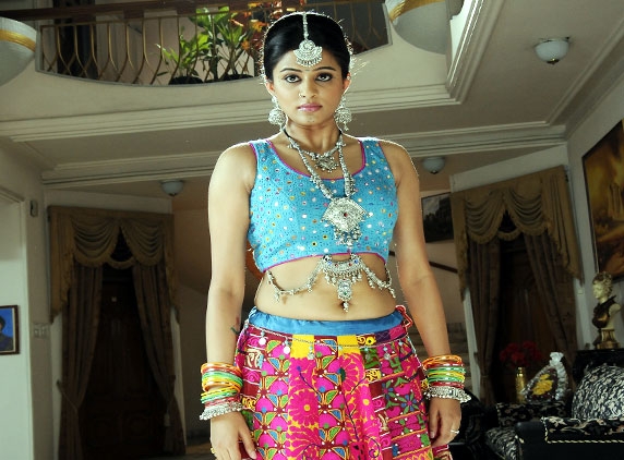 Priyamani to shake legs with SRK from tomorrow