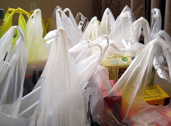 Plastic carry bags ban goes for a toss in city