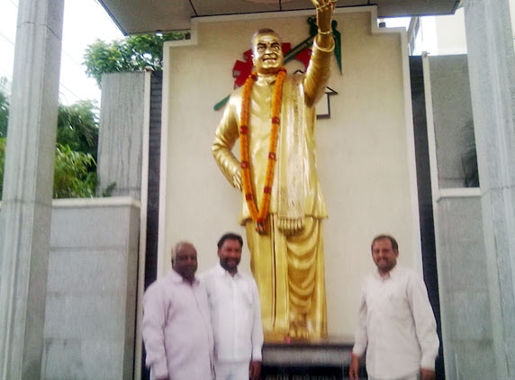 Mala Mahanadu tries to lay besiege NTR Trust Bhavan