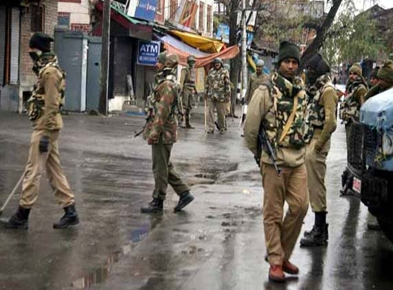 Srinagar faces curfew!