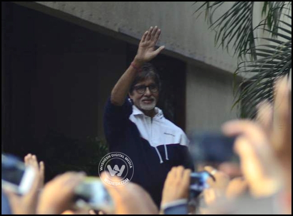 Massive Security at Big B&#039;s residence