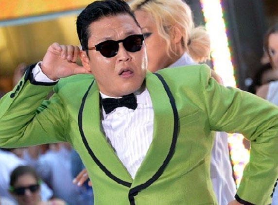 PSY beats Bieber ; &quot;Gangnam style&quot; becomes most watched Youtube video ever overtaking &quot;Baby&quot;